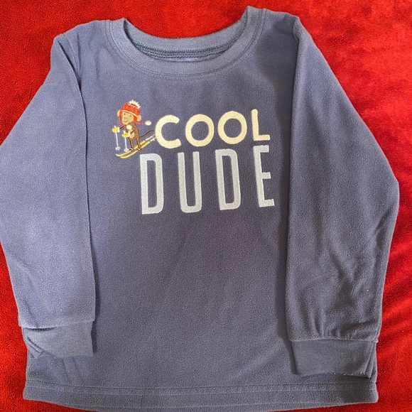 2 boys Carter’s pjs - Picture 2 of 7